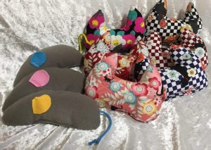 猫さんのお土産用にまたたびや釣り竿等のおもちゃ2